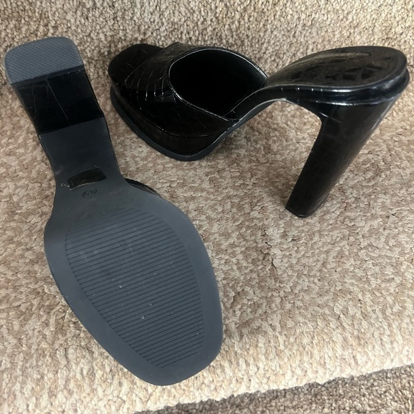 Danika. Chic Black Croc-Embossed Platform Heels - Picture 4 of 5
